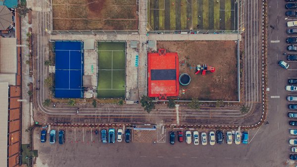 What are the optimal breathing techniques for maximizing lifts in powerlifting?